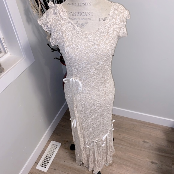 Vintage Dresses & Skirts - EUC Vintage Linda Lundstrom Lace Maxi Evening Dress w Ribbon & Bows Off White 8